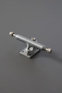 Image 2 of Leefai Trucks G5 32mm