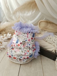 Image 1 of Sitter photo prop | bodysuit for photoshoot | Marella | age 9-12 months | lila flowers