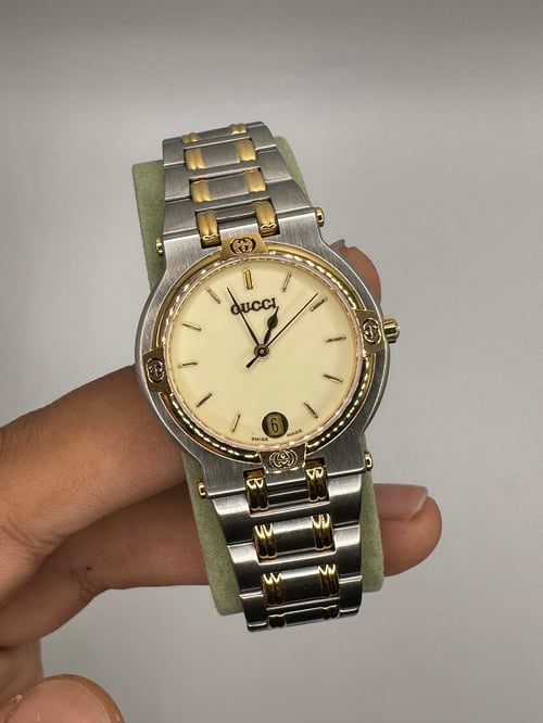 Image of Vintage Mint Condition 1984 Two Tone Cream Dial Gucci (Japan Exclusive)