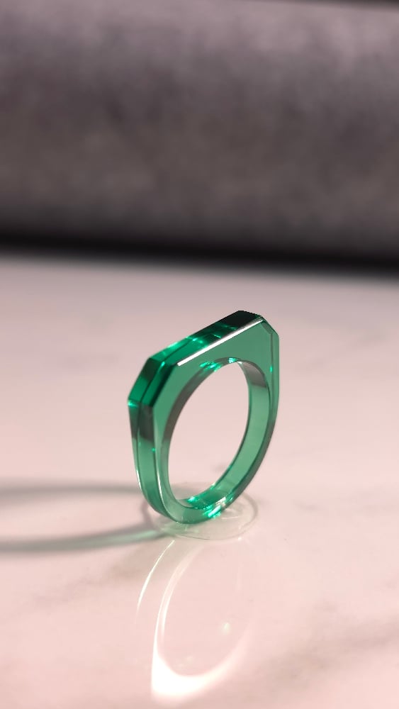 Image of Emerald Signet Slim