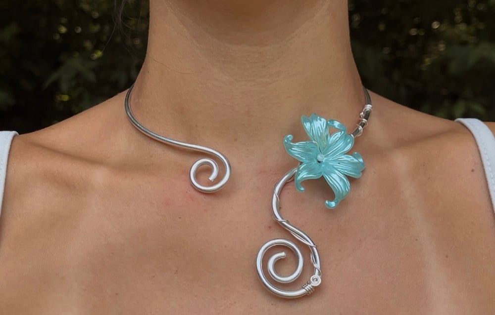 Image of Teal/Blue Flower Necklace 