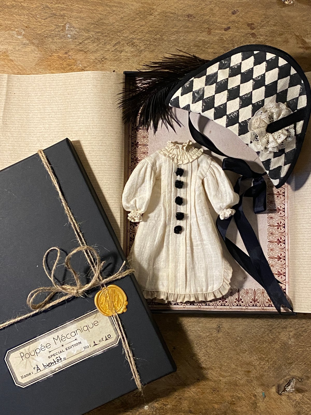 Image of “À bientôt” special  edition dress set