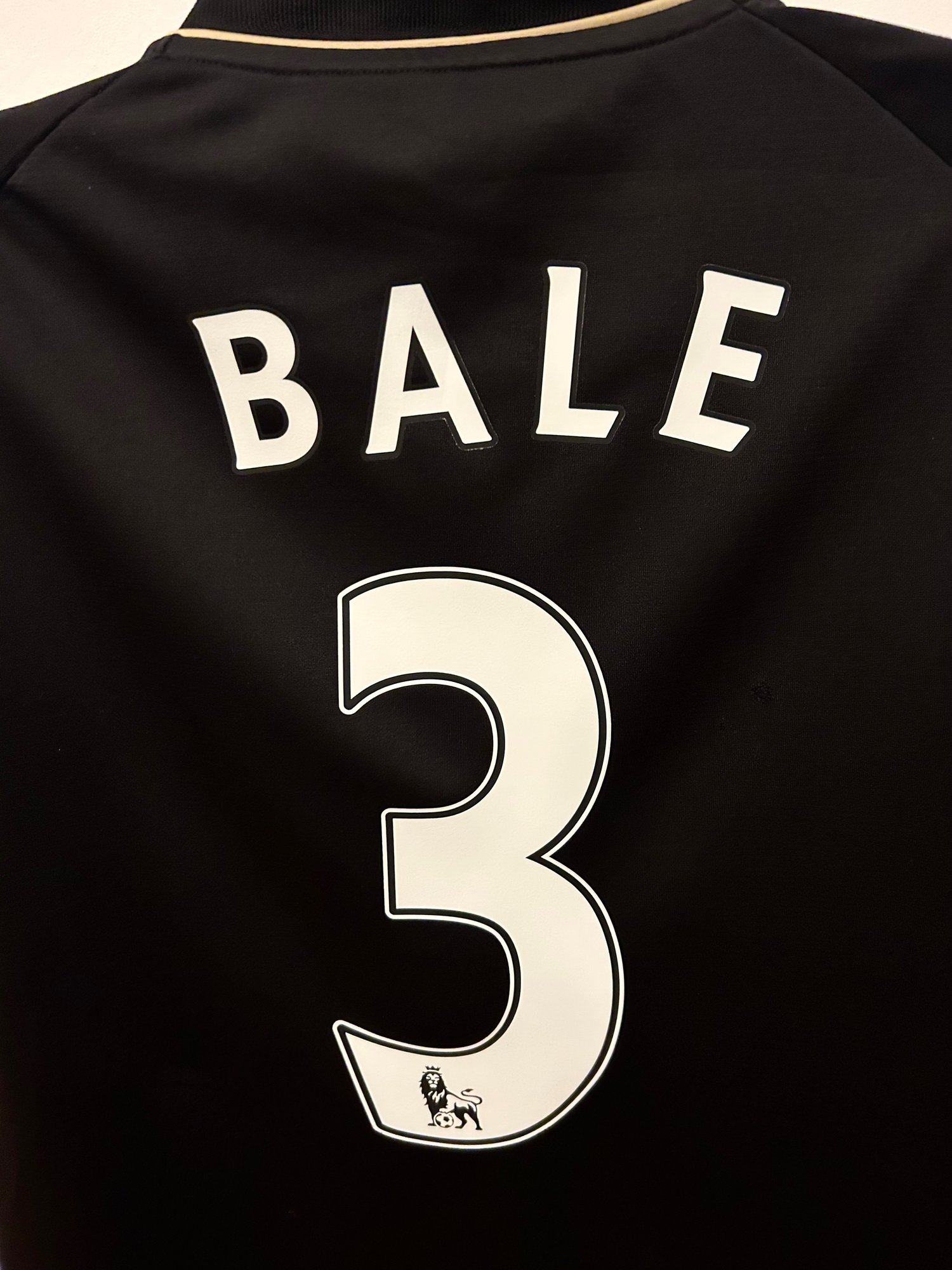 Image of Tottenham Hotspur “BALE 3” 2008/09 Third Shirt + PL patches (XL)