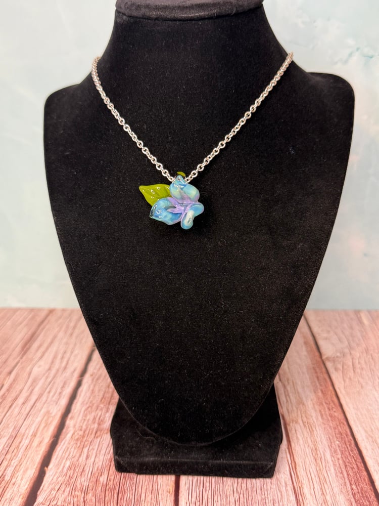 Image of Three Petaled Flower Pendants