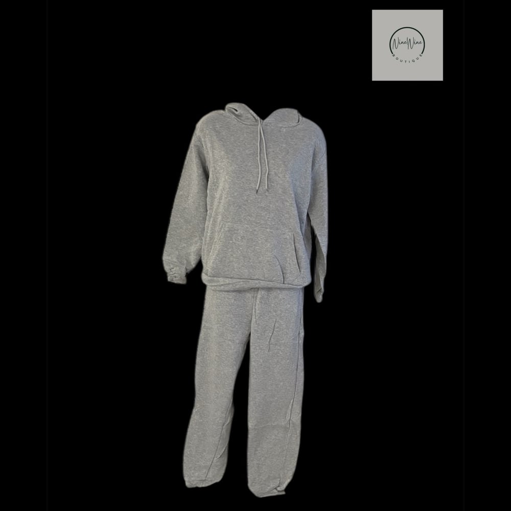 Image of KEEPING IT COZY (GRAY)