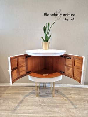 Image of Low Nathan Corner Drinks Cabinet in White on Gold Hairpin legs