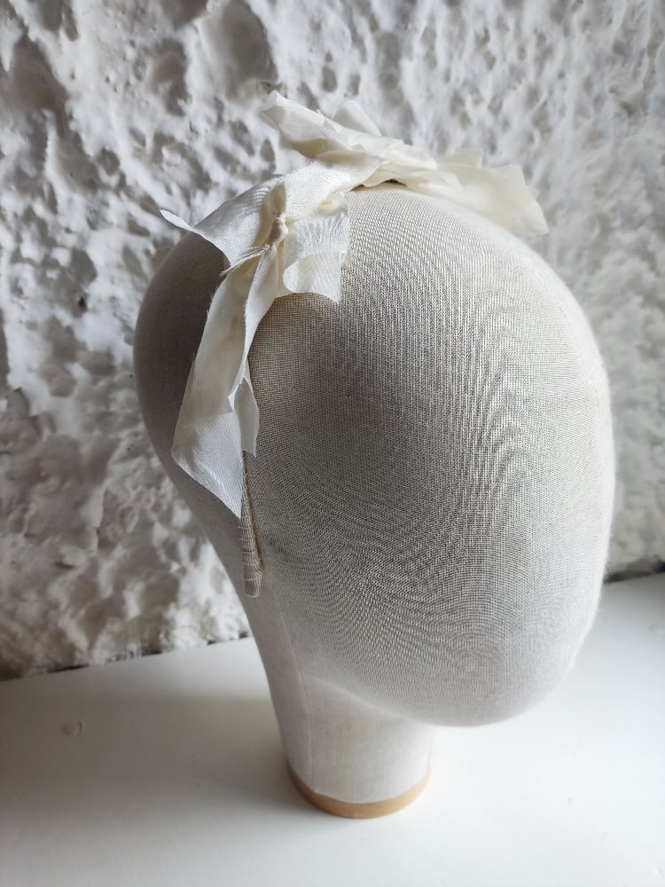 Image of Cerchietto romantico fiocchi avorio 