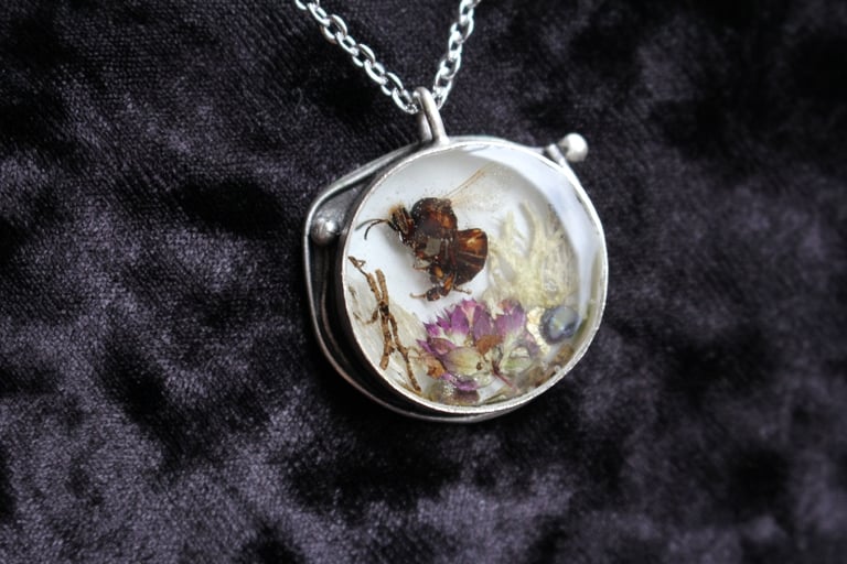 dead good bee floral diorama round necklace Image 7