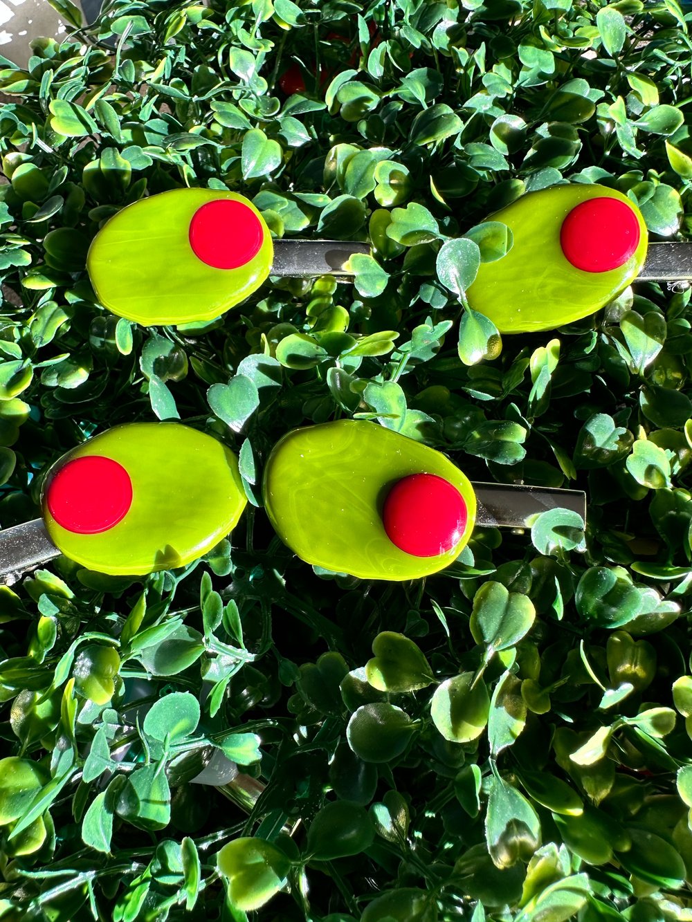 Image of olive clip