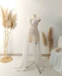 Image 4 of Off white lace dress for photoshoot | Vera | size S-M