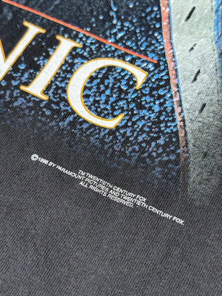 1998 TITANIC PROMO TEE Image 4