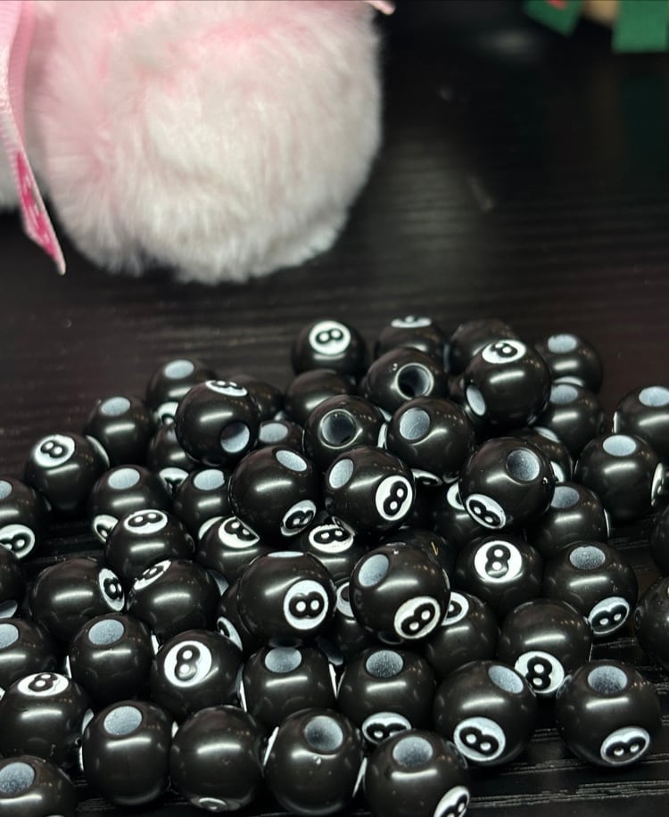 Image of 8 ball