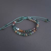 Image 1 of Bracelet ajustable agate verte sur cordon