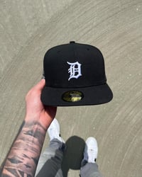 Image 4 of BLACK GLOCK FANS DETRIOT CUSTOM FITTED CAP 