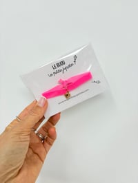 Image 2 of Le Bracelet Femme ruban velours élastique breloque losange