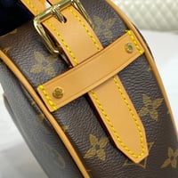 Image 4 of Heart shaped bag 
