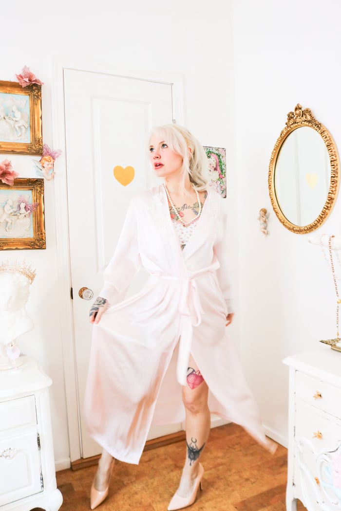 Y2K Enchanting Flowing Robe with Embroidery Details (XL)