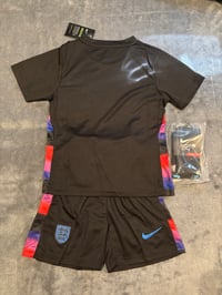 Image 2 of England kit black