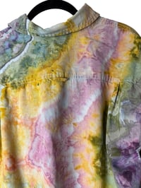 Image 10 of ♻️ UPCYCLED M Men's Button Front Shirt in Appalachian Sunset Geode Ice Dye