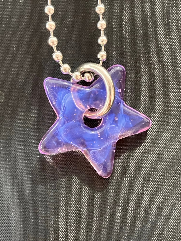 Image of opaline purple star