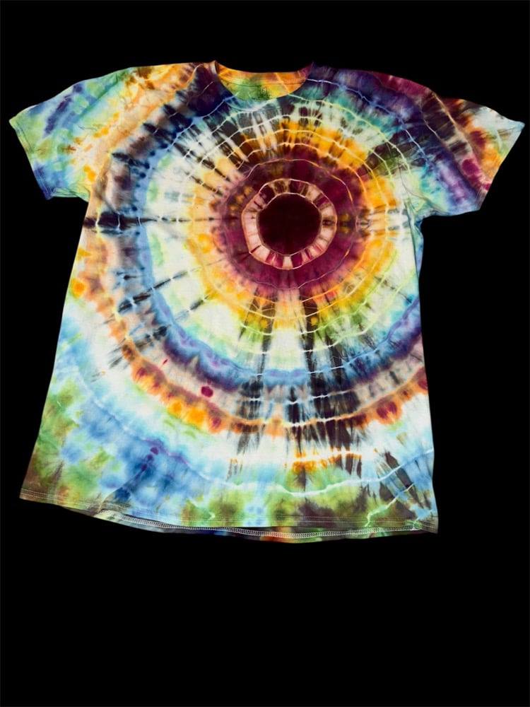 Image of (XL) Rainbows Eye T-Shirt 
