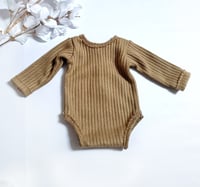 Image 3 of Boys bodysuit Asher | 3-6 months | camel | photo props