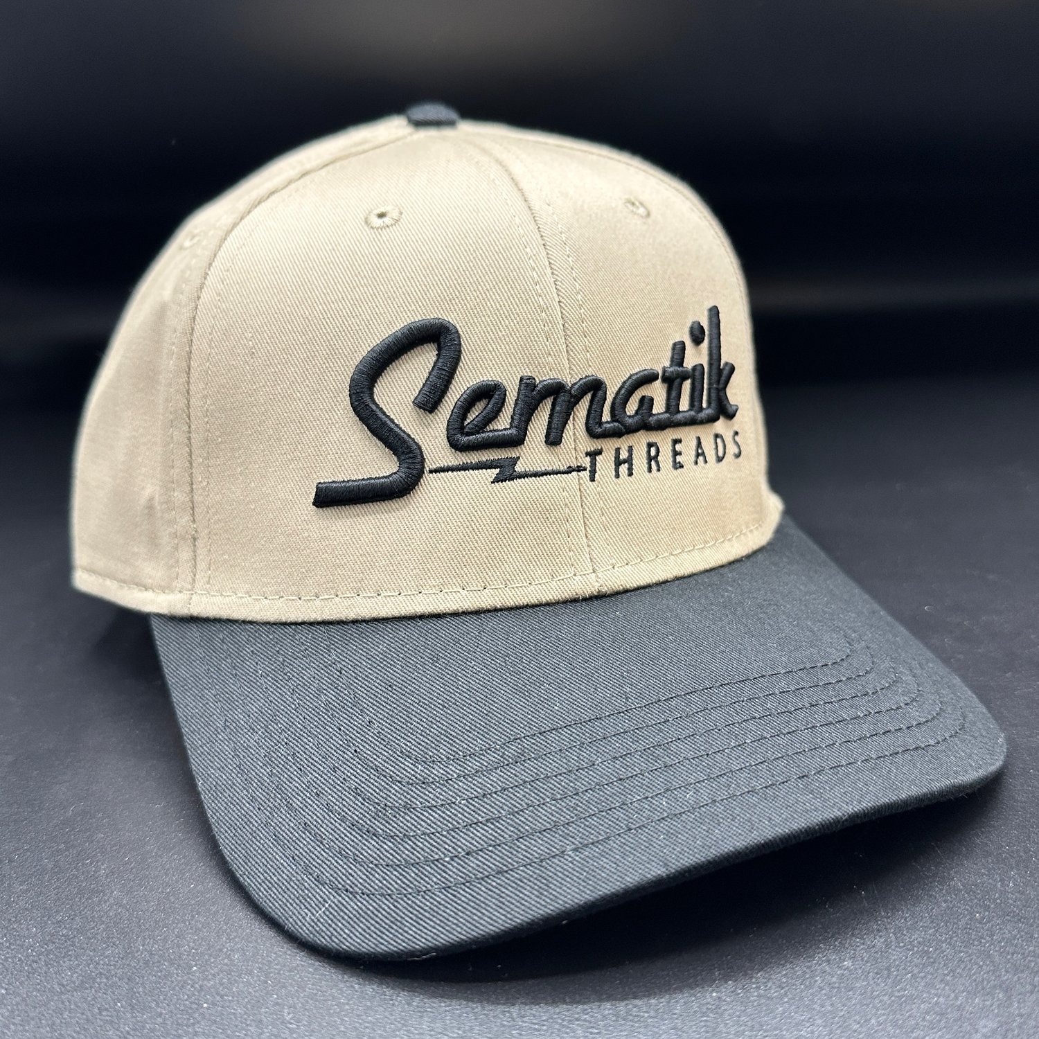 Image of STREAMLINE SNAPBACK HAT - BLACK/KHAKI