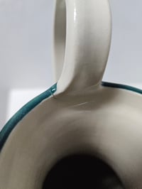Image 8 of Vase 16 - Whale life