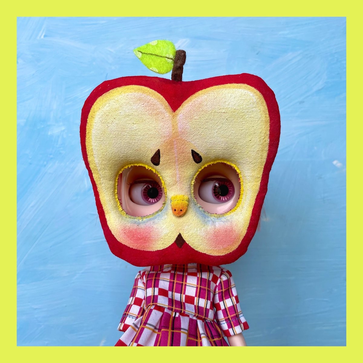 Image of Apple Blythe Mask