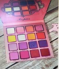 Image 4 of Paradise Shadow Palette