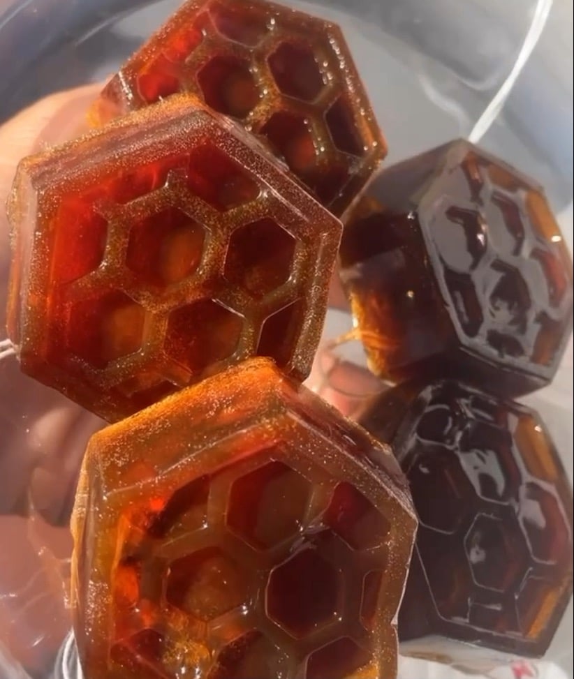 Image of Honeycomb Tea Bombs 