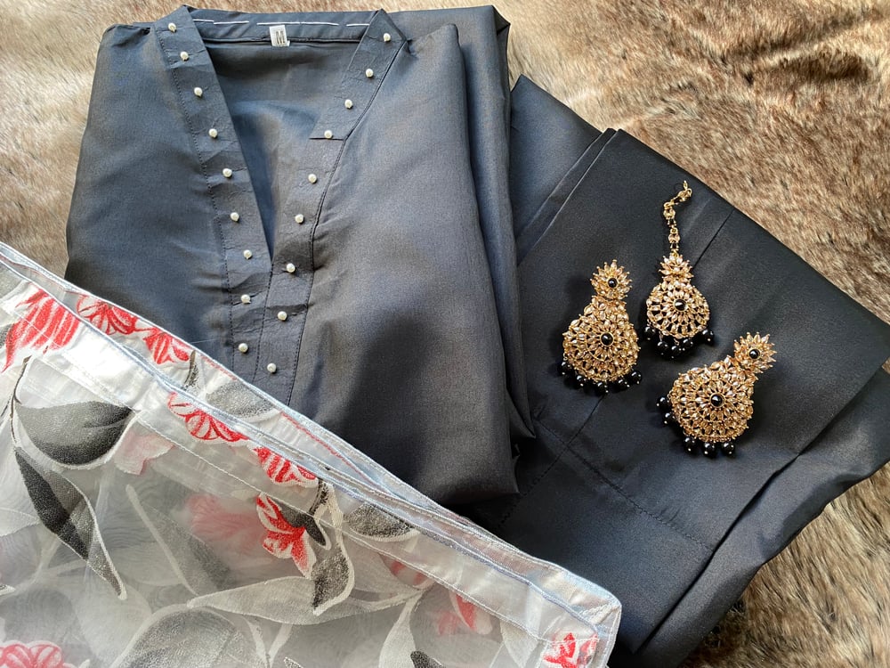 Black digital duppata suit
