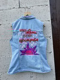 Image 3 of Chaleco vintage vaquero bordado a man. Talla L/XL
