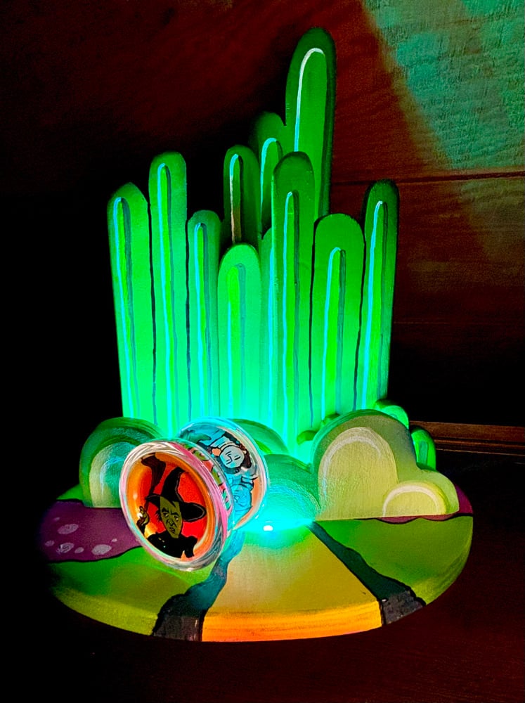 Image of Wizard of Oz Duncan Freehand One with Emerald City Display