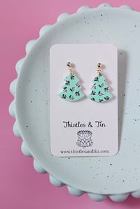 Image 1 of Noelle Dangles Holly Print - 586