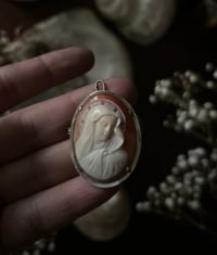 Image 3 of Superbe camée Vierge Marie, monture en argent broche et pendentif, début 1900