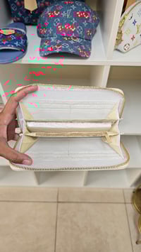 Image 2 of Standard Cream & Pink wallet