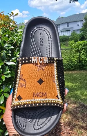 Image of Mackin cutie Slides