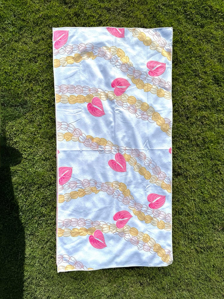 Image of Hunnygirl Pikake Bath & Beach Towel