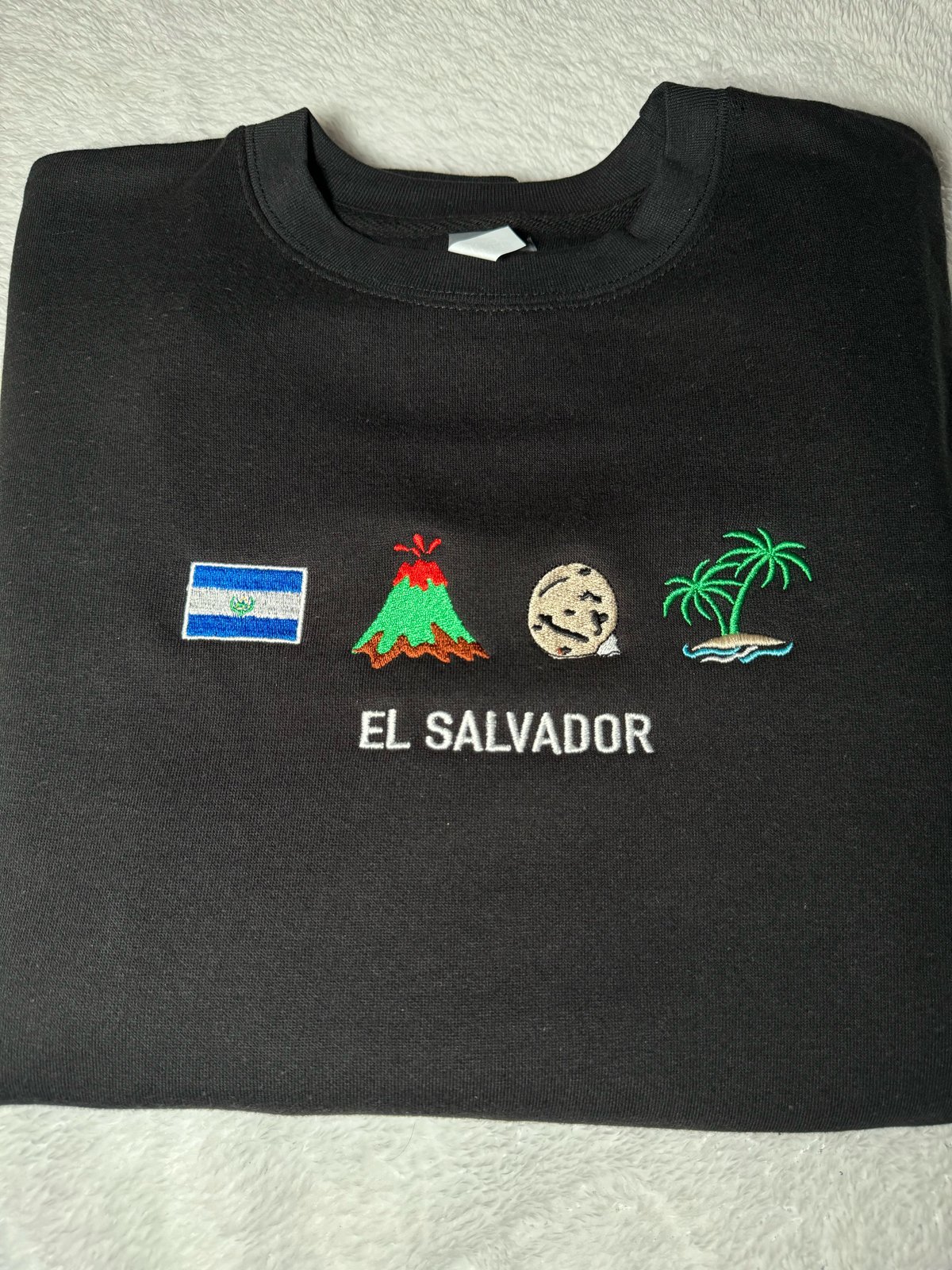 EL SALVADOR EMBROIDERED CREWNECK | SalviPride503-Tienda