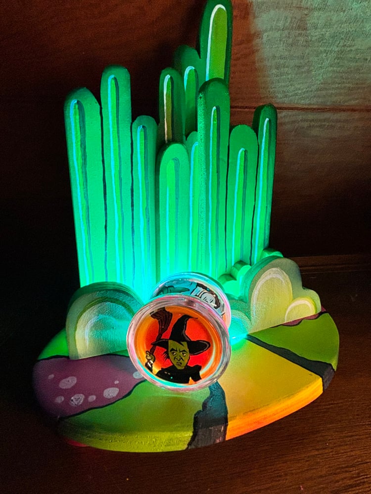 Image of Wizard of Oz Duncan Freehand One with Emerald City Display