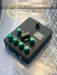 Image 3 of Green Pre (Matamp Gt120 pedal) black