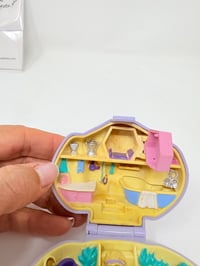 Image 8 of Ensemble bracelet et Polly Pocket tête de chien Complet