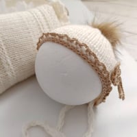 Image 2 of Newborn photoshooting knitted set |pillow and bonnet | off white