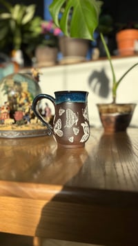 Image 4 of Butterfly mug 02