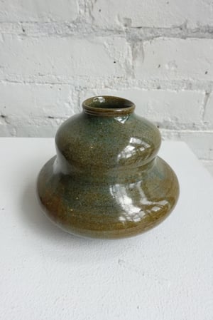 Sam Hewitt / Curved Vase