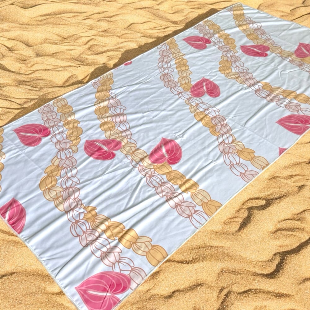 Image of Pikake Hunnygirl Microfiber Towel