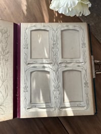 Image 5 of Ancien album photo en velours bleu, Art Nouveau, 1900