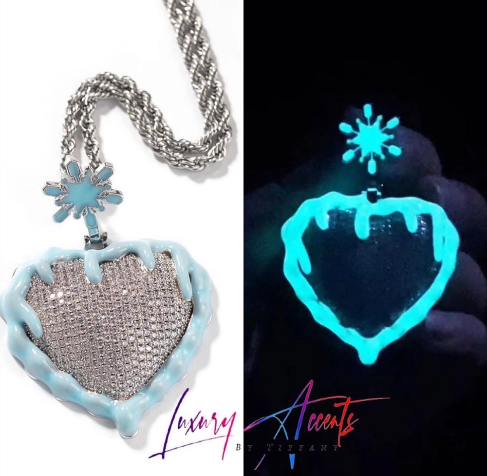 Image of GLOW “bling heart” necklace 