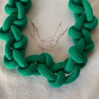 Image 2 of Collar Nora 